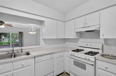 2352 Isle Royale Court, Winter Haven FL - photo 12 of 48