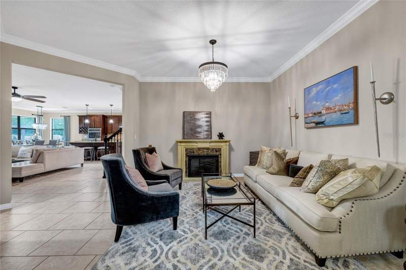 5 bedroom Single Family Residence at 10037 Leyburn Court, Savina Park, Orlando — photo 3