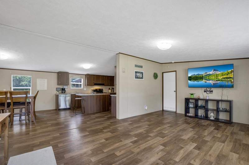 4 bedroom Manufactured Home at 4237 Coyote Trail, Country Trails Ph 04, Polk City — photo 5