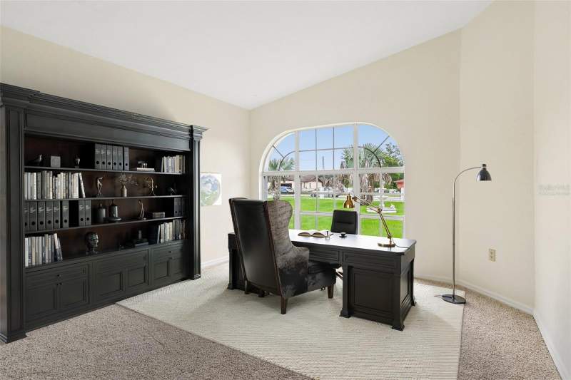 6 bedroom Single Family Residence at 7026 Pinehaven Drive, Lakeland, Lakeland — photo 4