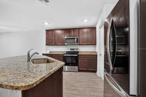 1556 Wynford Circle, Tavares FL - photo 13 of 45