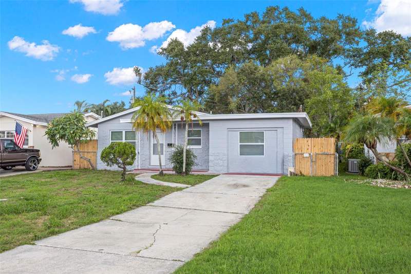 4 bedroom Single Family Residence at 2443 26th Avenue, Pecan Highlands, St Petersburg — photo 2