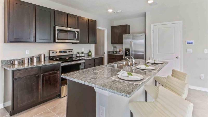 5 bedroom Single Family Residence at 32340 Weathered Oak Drive, Wyndfields, Wesley Chapel — photo 4