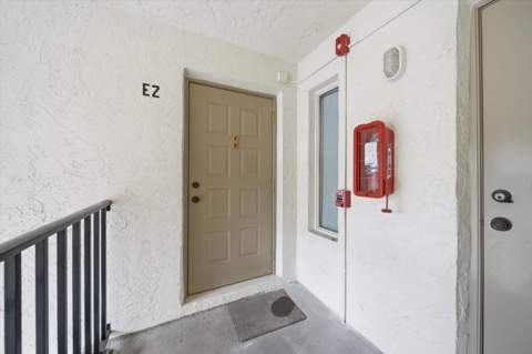 1441 Pine Glen Lane #E2, Tarpon Springs FL - photo 19 of 27