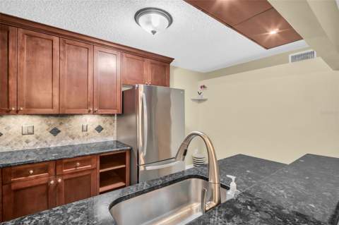 1400 Pine Glen Lane #D2, Tarpon Springs FL - photo 15 of 38