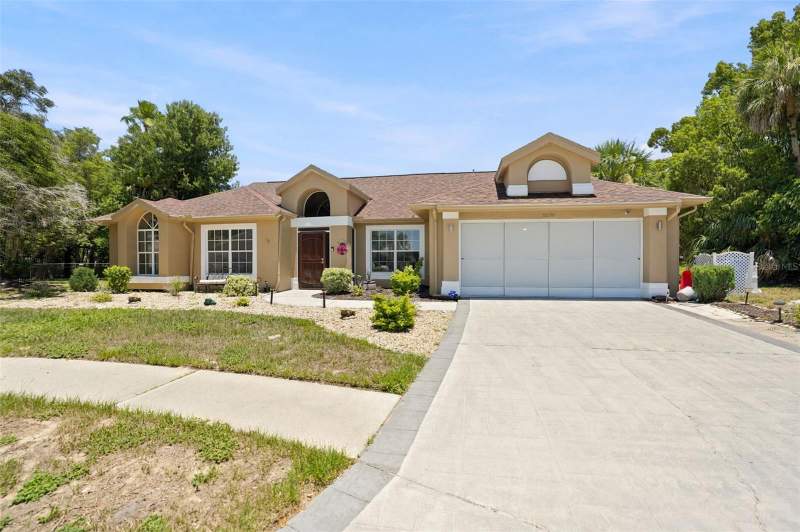 3 bedroom Single Family Residence at 10296 Windsor Court, Seven Hills, Spring Hill — photo 3