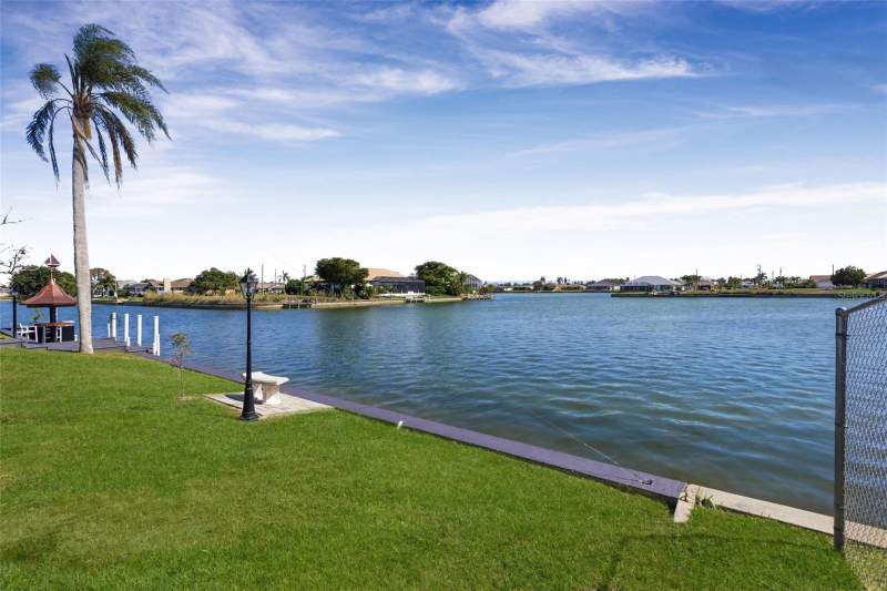 6 bedroom Single Family Residence at 29 SE 10TH AVENUE, CAPE CORAL, CAPE CORAL — photo 3