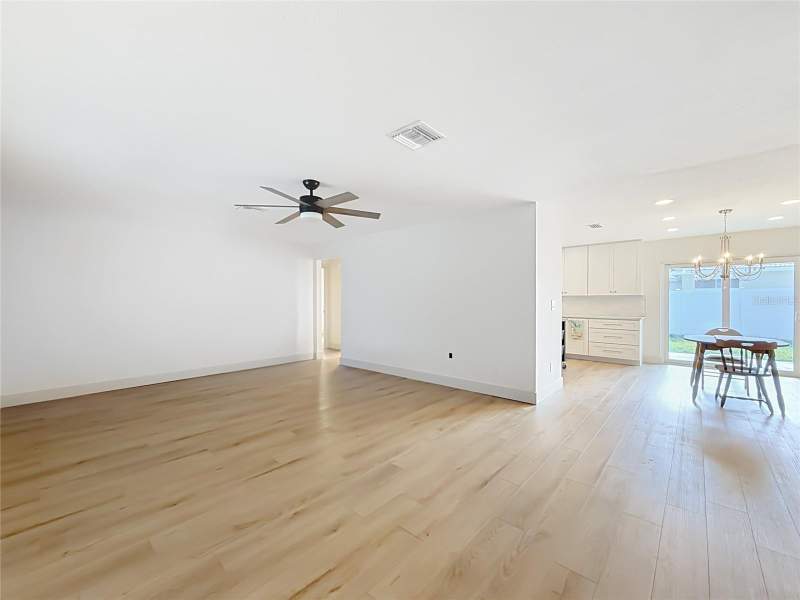 3 bedroom Single Family Residence at 1931 Valencia Way, Sherwood Heights Add, Clearwater — photo 4