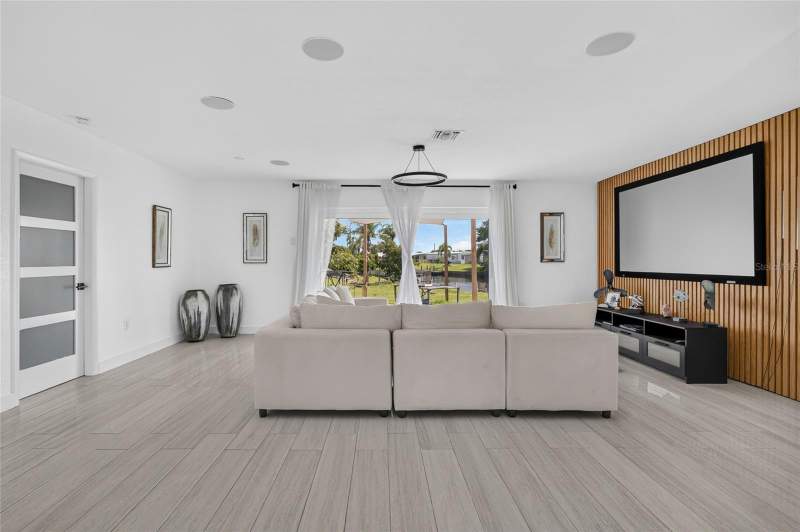 3 bedroom Single Family Residence at 6484 Angle Place, Port Charlotte Sub 13, North Port — photo 4