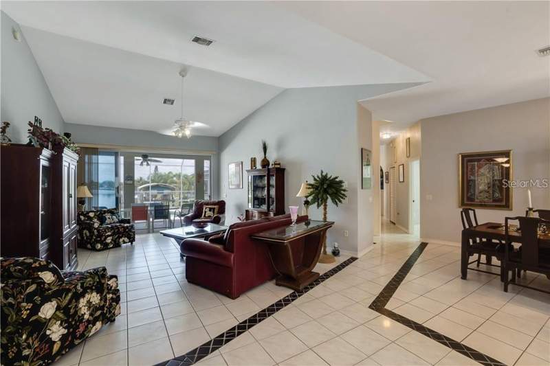 4 bedroom Single Family Residence at 15352 Pottstown Avenue, Port Charlotte Sec 081, Port Charlotte — photo 4