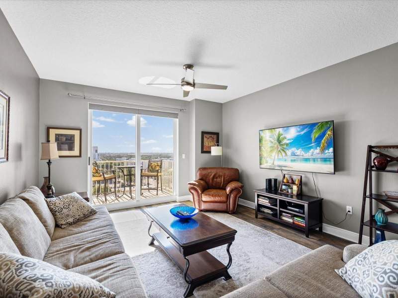 2 bedroom Condominium at 628 Cleveland Street #1011, Station Square Condo, Clearwater — photo 3