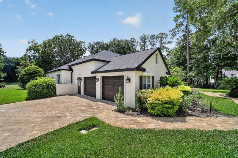 4 bedroom Single Family Residence at 7050 SE 12th Circle, Country Club/Ocala Un 01, Ocala — photo 2
