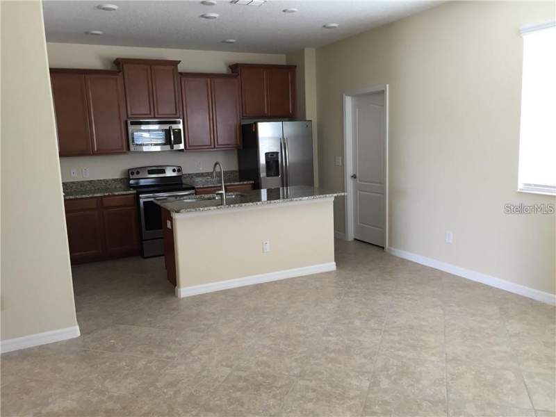 3 bedroom Townhouse at 13048 Garridan Avenue, Windermere Sound Ph 2, Windermere — photo 5