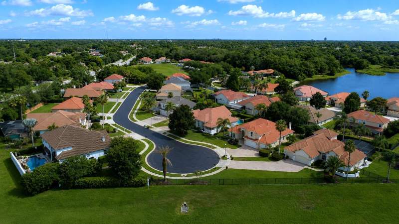 4 bedroom Single Family Residence at 1954 Elkhorn Court, Hidden Cove, Longwood — photo 3