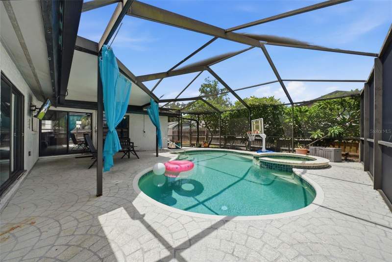 3 bedroom Single Family Residence at 3916 Blooming Hill Lane, Lake St George-Unit III, Palm Harbor — photo 5