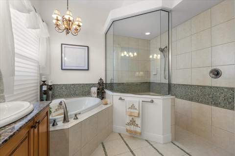 7651 Portstewart Drive, Lakewood Ranch FL - photo 16 of 59