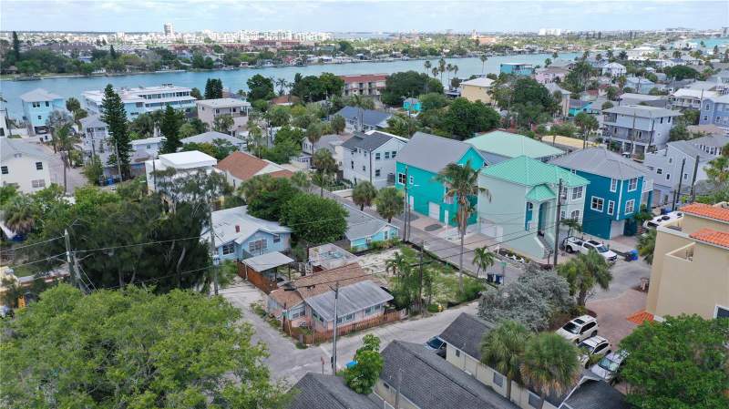 2 bedroom Single Family Residence at 101 95th Avenue, Herrons Sub 1, Treasure Island — photo 4