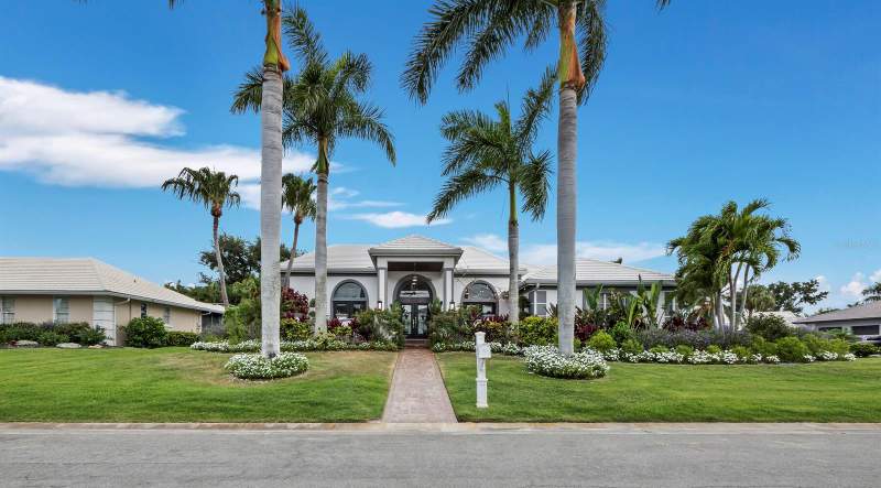 206 FOUR KNOT LANE home for sale in Southbay Yacht & Racquet Club