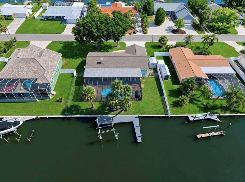 3 bedroom Single Family Residence at 708 Spanish Main Drive, Apollo Beach Unit Two, Apollo Beach — photo 3