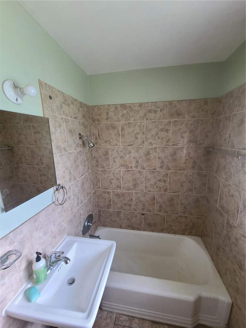 3 bedroom Single Family Residence at 217 NW 36th Street, Woodland Terrace, Gainesville — photo 4