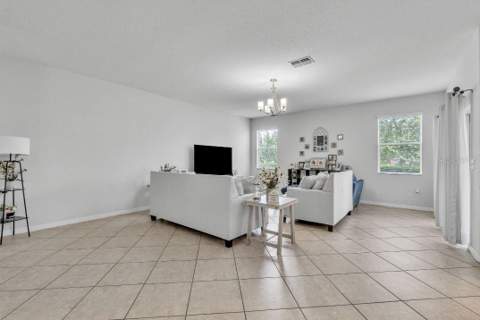 3256 Rodrick Circle, Orlando FL - photo 6 of 37