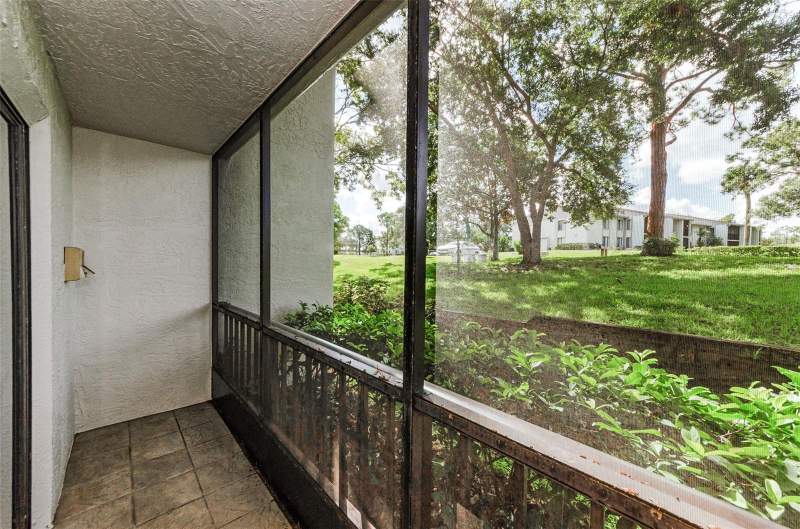 2 bedroom Condominium at 2575 Pine Ridge Way #E1, Pine Ridge At Palm Harbor, Palm Harbor — photo 3