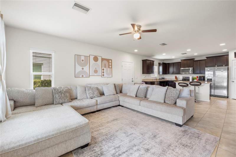 2 bedroom Townhouse at 9335 American Hickory Lane, Magnolia Park Northeast E, Riverview — photo 3