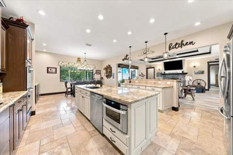408 Hawk Talon Drive, Lithia FL - photo 16 of 59