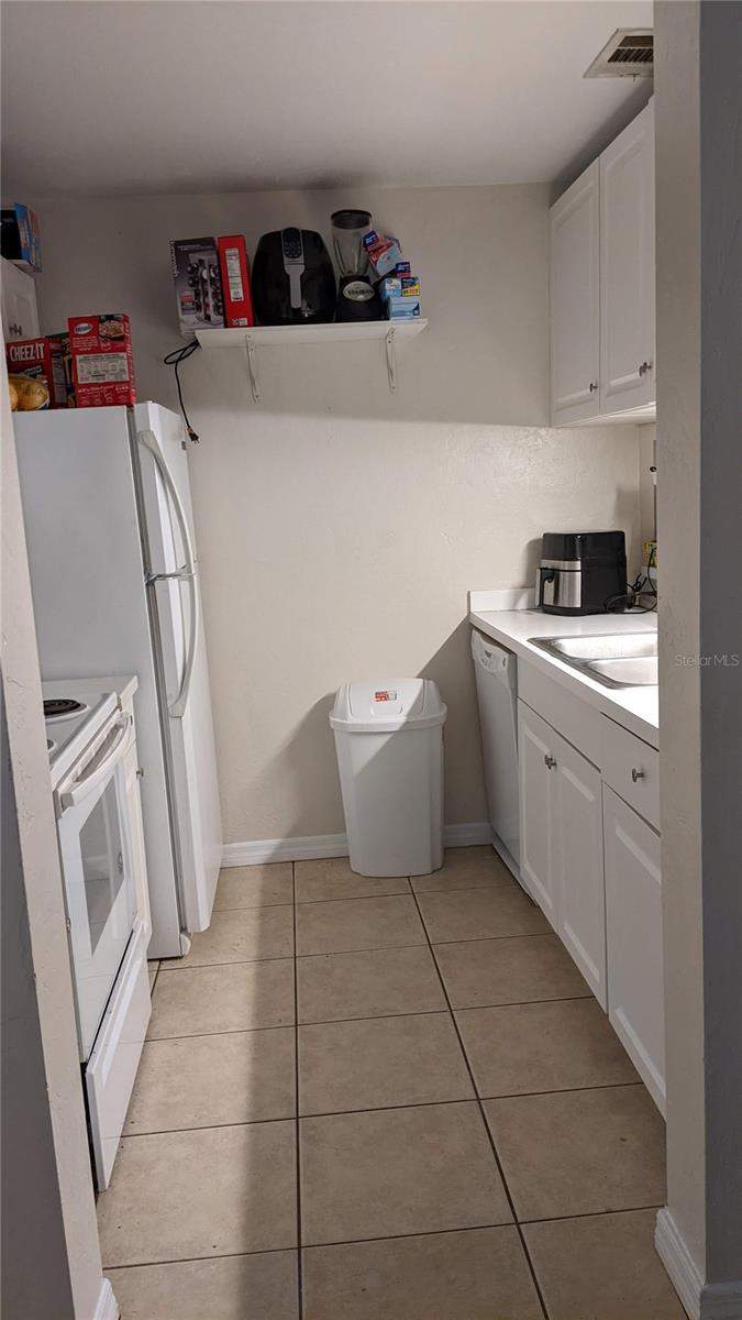 4 bedroom Condominium at 4000 SW 23rd Street #3-107, Countryside University, Gainesville — photo 4