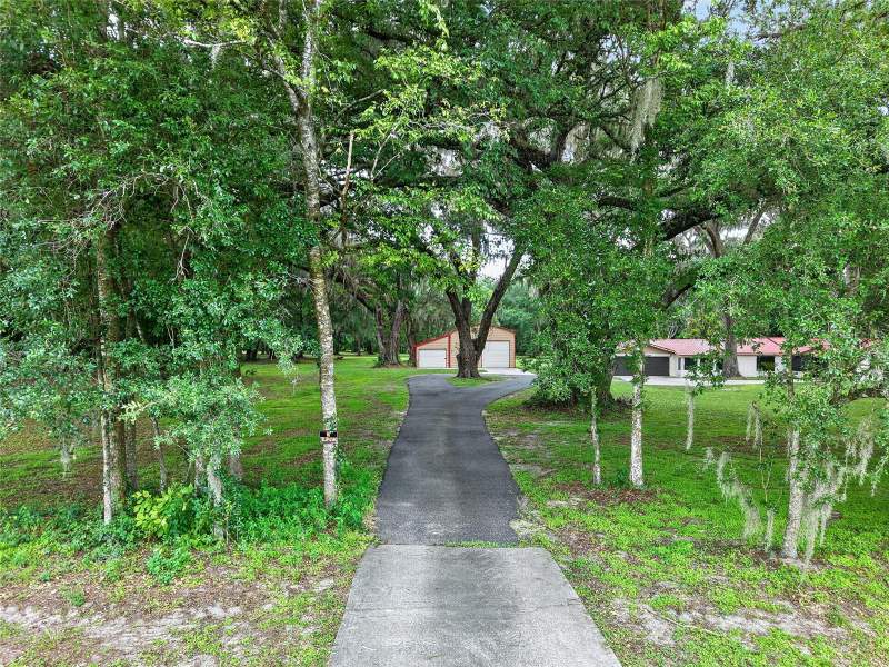 4 bedroom Single Family Residence at 18741 N US Highway 301, Citra, Citra — photo 5