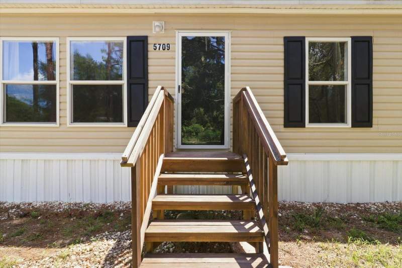 3 bedroom Manufactured Home at 5709 S Leopard Point, Green Acres, Homosassa — photo 4