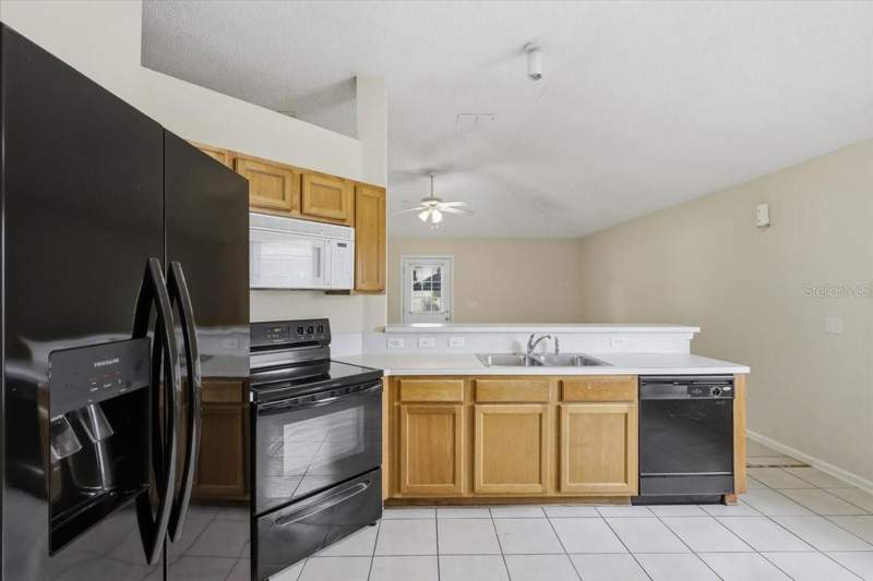 3 bedroom Single Family Residence at 3 Louvet Lane, Palm Coast Map Lakeview Sec 37, Palm Coast — photo 2