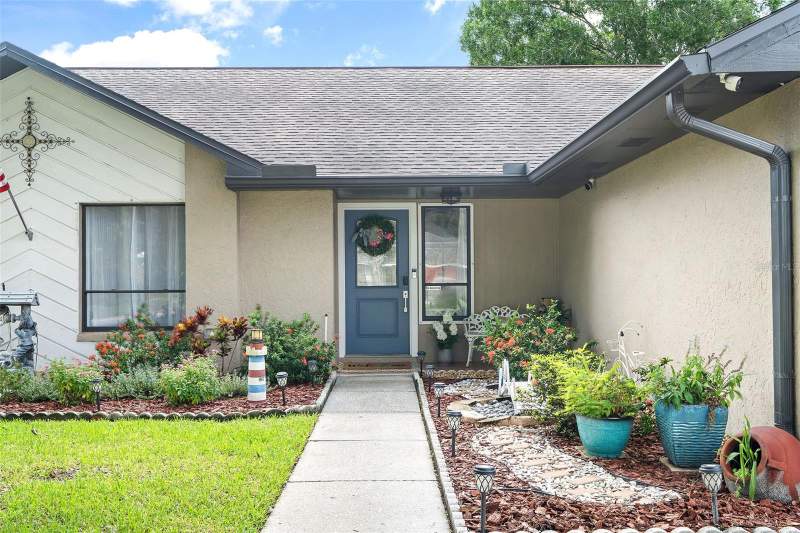 3 bedroom Single Family Residence at 15747 Scrimshaw Drive, Country Place West Unit I, Tampa — photo 2