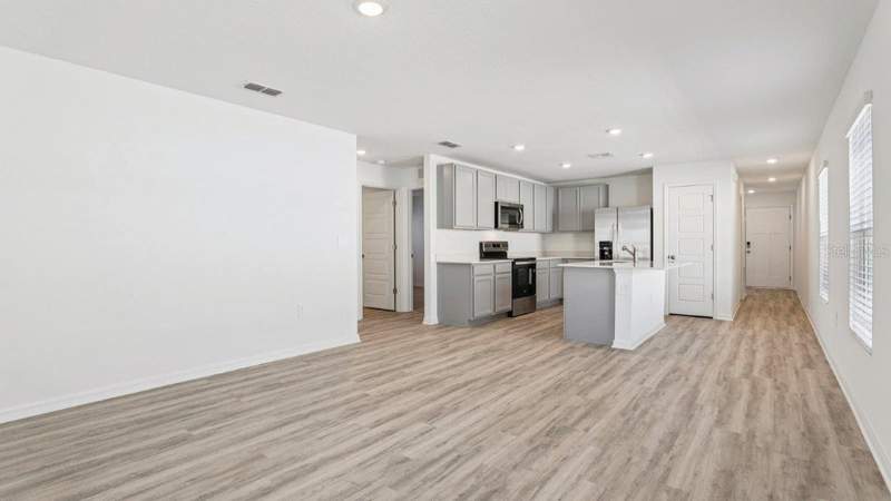 3 bedroom Single Family Residence at 5580 Taverna Loop, Villamar Phase 7, Winter Haven — photo 3