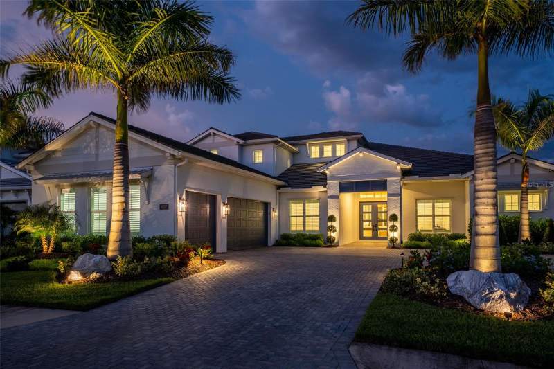 4 bedroom Single Family Residence at 8207 Nevis Run, Isles At Lakewood Ranch, Lakewood Ranch — photo 3