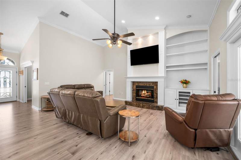 4 bedroom Single Family Residence at 10527 NW 14th Place, Broadmoor Ph 6, Gainesville — photo 2