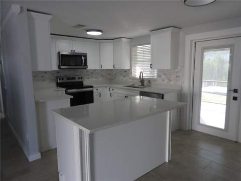 8822 Rocky Creek Drive, Tampa FL - photo 8 of 36