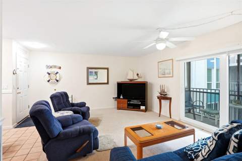 320 Medallion Boulevard #H, Madeira Beach FL - photo 7 of 38