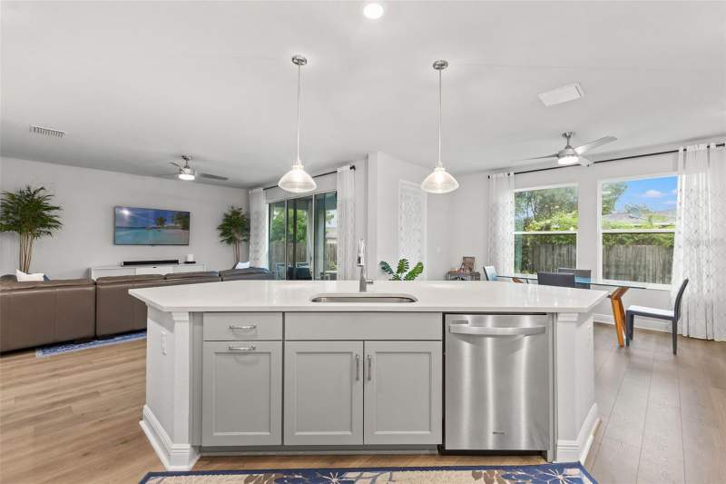 4 bedroom Single Family Residence at 4009 W Carmen Street, Broadmoor Park Rev, Tampa — photo 5