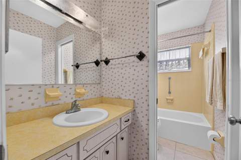1743 Coco Palm Circle, Sun City Center FL - photo 15 of 39