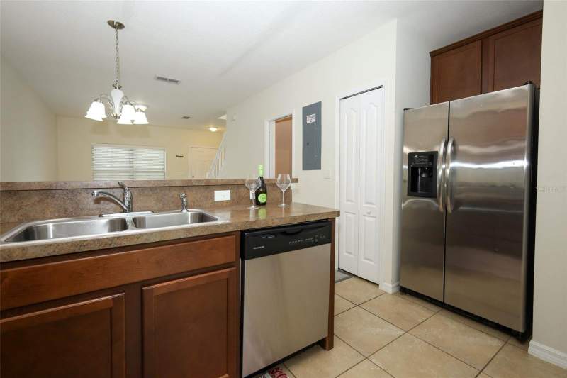2 bedroom Townhouse at 5221 Windsor Lake Circle, Windsor Lake Twnhms East, Sanford — photo 5