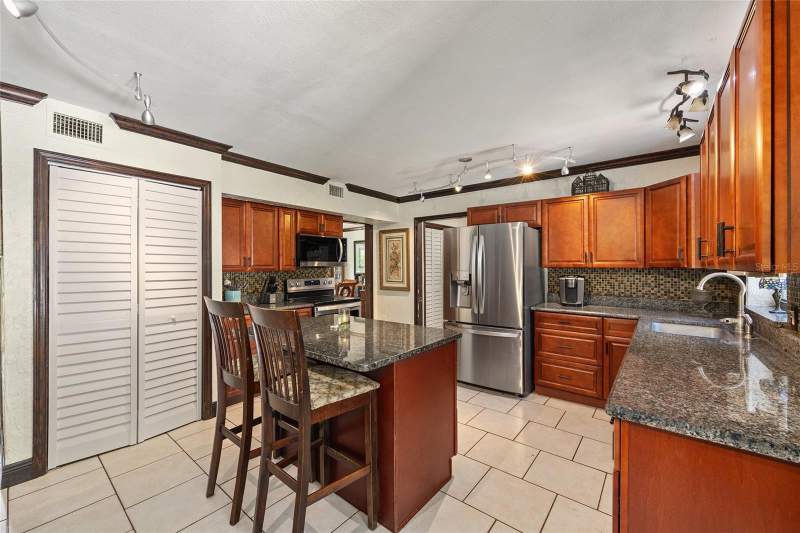 5 bedroom Single Family Residence at 16353 NW 130 Street, Williston, Williston — photo 4