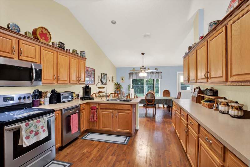4 bedroom Single Family Residence at 9086 Manchester Street, Spring Hill, Spring Hill — photo 3
