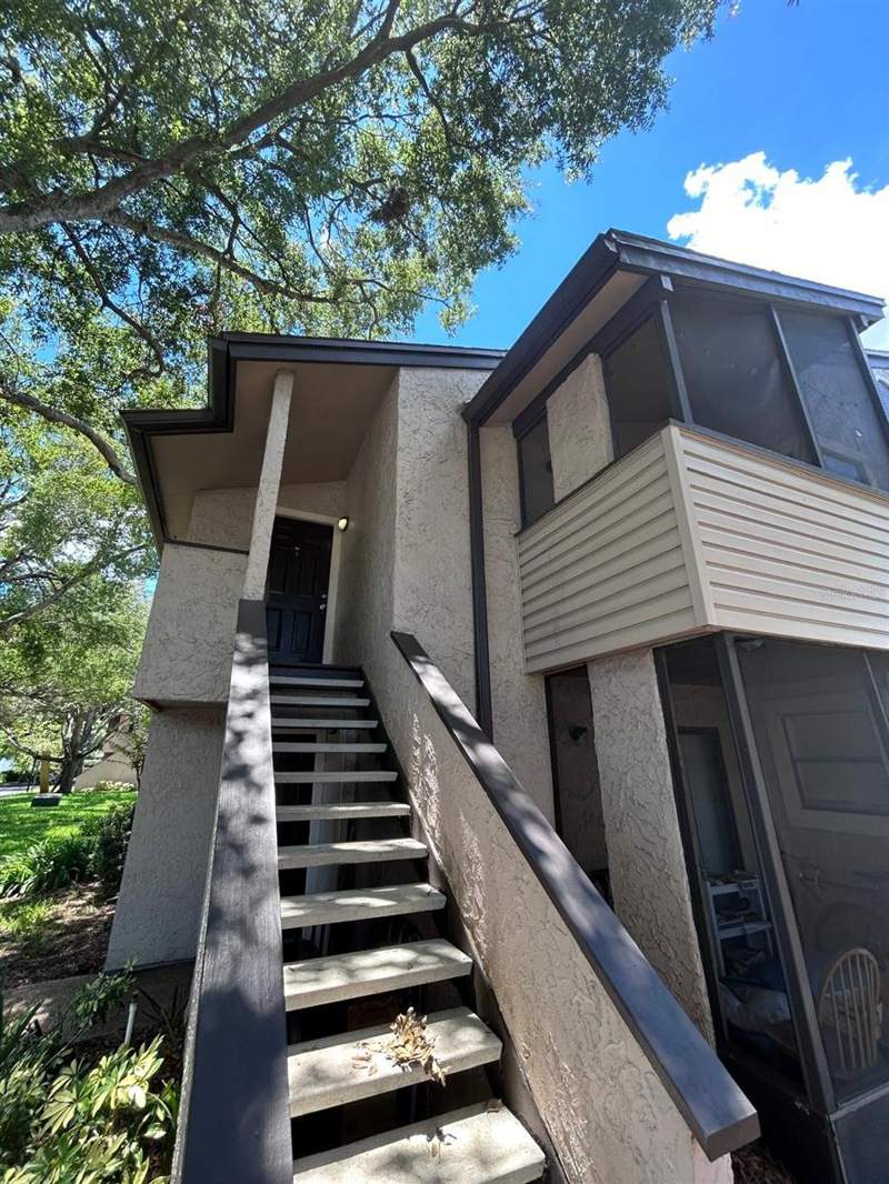 2948 ANTIQUE OAKS CIRCLE #94 home for sale in Parkview Village