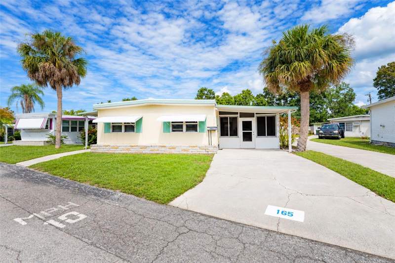 2 bedroom Mobile Home at 1891 Englewood Road #165, Brook To Bay, Englewood — photo 3