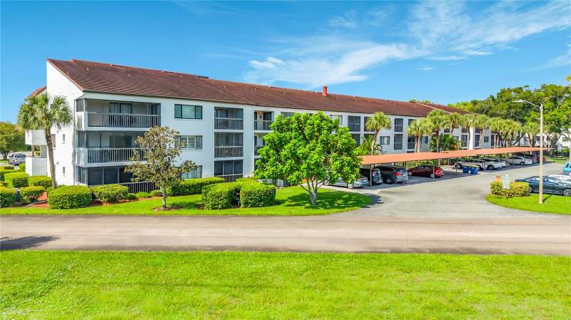 2593 COUNTRYSIDE BOULEVARD #7307 home for sale in Inverness Condo