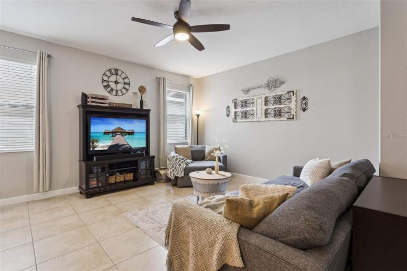4 bedroom Single Family Residence at 15223 Evergreen Oak Loop, Signature Lakes Ph 3B-4 3B-5 & 3, Winter Garden — photo 5
