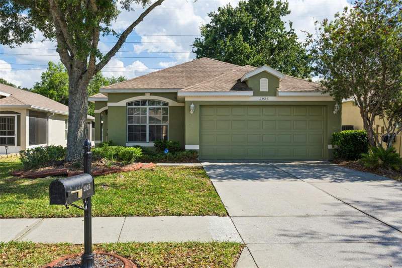 2925 BANYAN HILL LANE home for sale in Plantation Palms