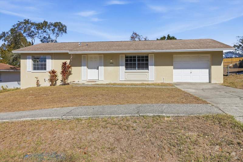 2 bedroom Single Family Residence at 5284 Springwood Road, Spring Hill, Spring Hill — photo 2
