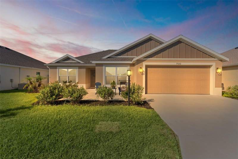 7520 FAR HILLS LOOP